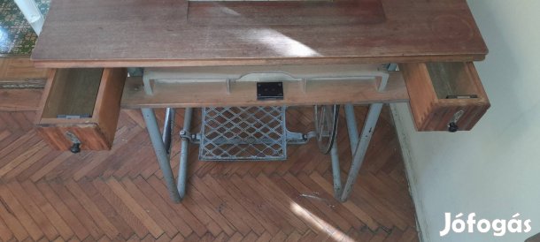 állványos varrógép, Hunnia