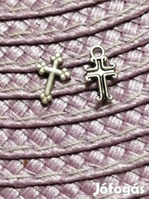 apró kereszt medál