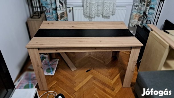 asztal eledó 