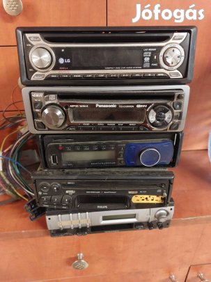 autórádió felelt állapot
