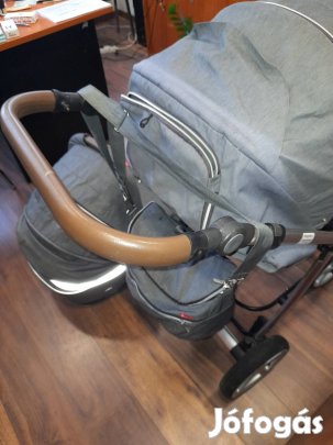 babakocsi minden tartozékával 