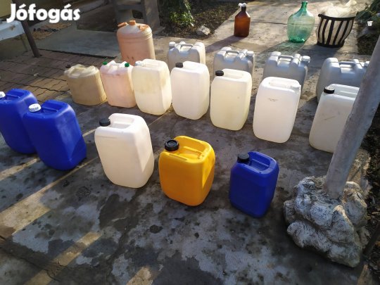 ballonok, alkohol tároló kannák