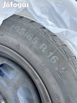 bmw 2-series-active-tourer lemezfelni dísztárcsával 