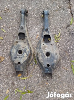 bmw e36 hátsó futomü rugótányér bal jobb is