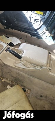 bmw e46 bezs konyoklo