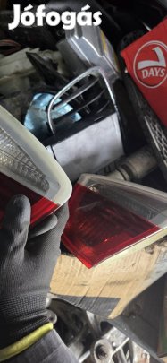 bmw e90 csomagter lampa