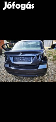 bmw e90 e91 csomagter ajto