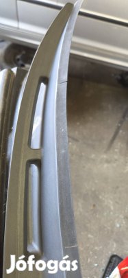 bmw szelvedo alatti muanyag