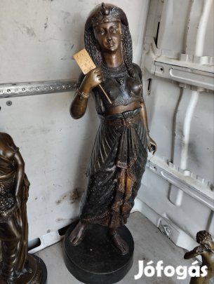 bronz figurák szignoval.50.cm töl