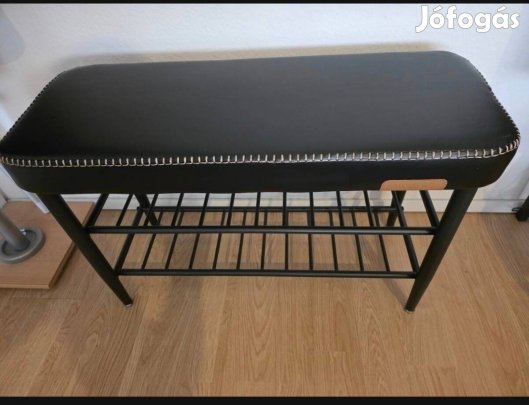 cipős pad ,kis puff ülőke , dohányzó asztal 