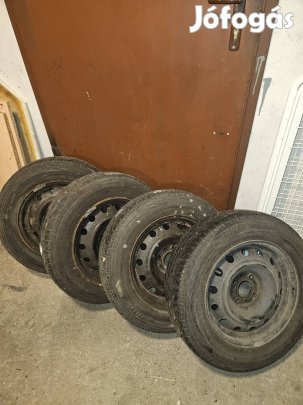 citroen Peugeot Lemezfelni gumival együtt eladó 15 col