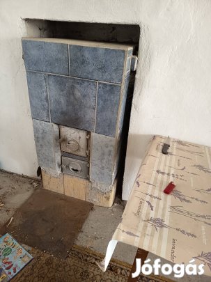 csempe kályha eladó 