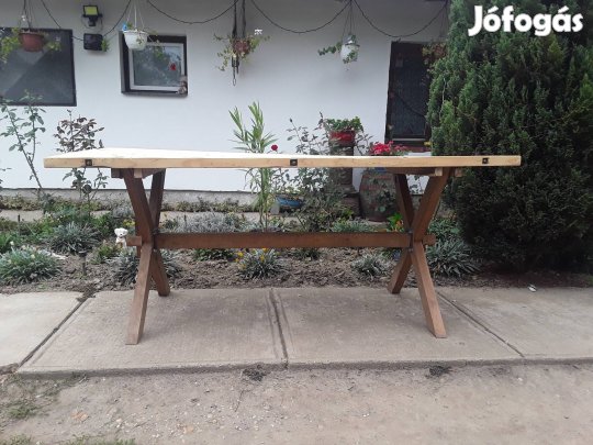 disznótoros disznóvágó asztal