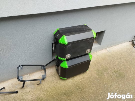 doboz szett eladó motorkerékpárra
