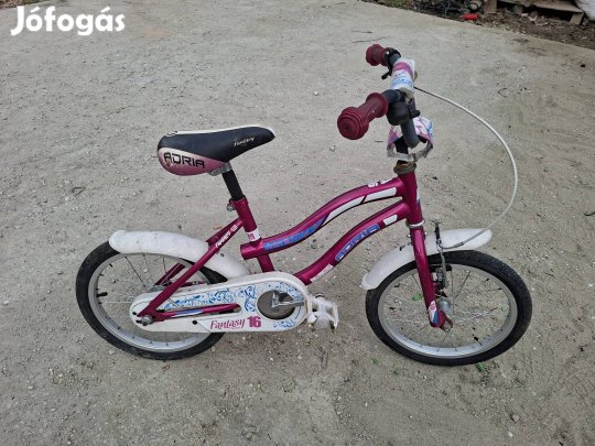 egy kislánynak való bringa