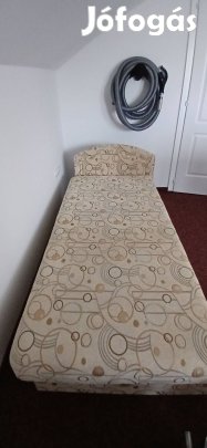 egyszemélyes ágy 