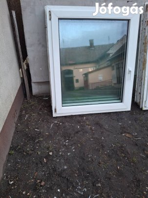 eladó 1 db 92 szeles 125 magas bukó nyilós müanyag