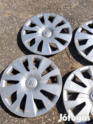 eladó Toyota 15" os dísztárcsák