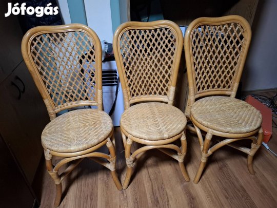 elado  jo alapotu babusz szekek 8 db
