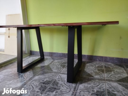 eladó asztal