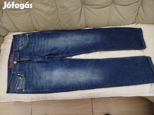 eladó egy 34 férfi farmer újszerű állapotban 