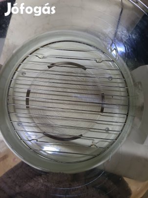 eladó egy meleg levegös sütö.