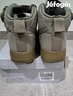 eladó egy nike air force 1