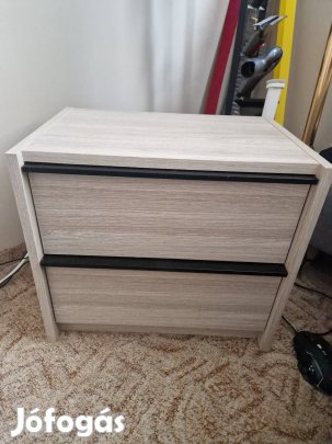 eladó éjjeliszekrény 