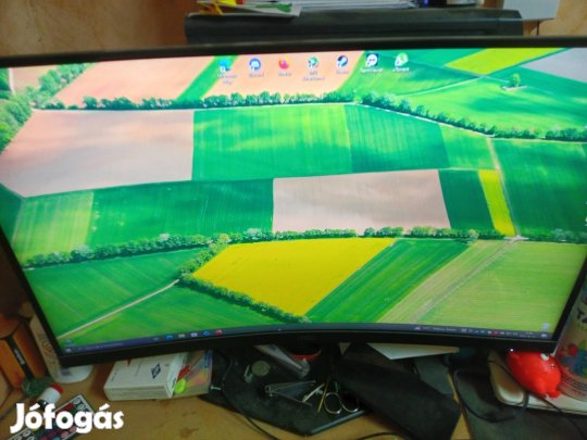 eladó gamer számítógép monitor