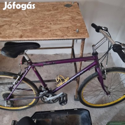 eladó kerékpárok. több fajta. 