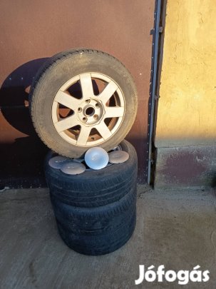 eladó nyári gumival 