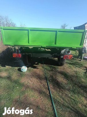 eladó pótkocsi 