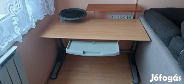 eladó számítógépasztal