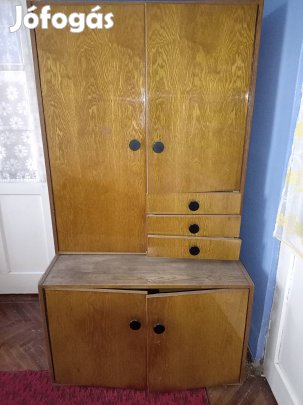 eladó szekrény 