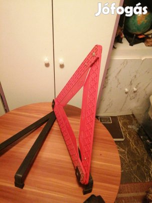 elakadast jelzö háromszög