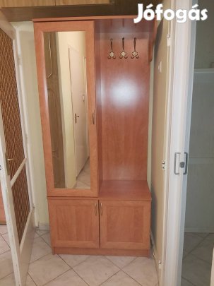 előszoba szekrény 