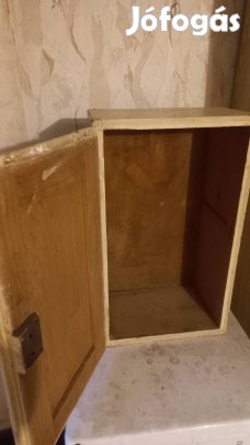 elsősegely szekrény