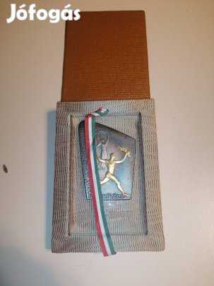 emlék plaket Felszabadulásunk emlékére 