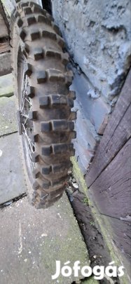 enduro kerék.komplett nagyon jo gumija van.