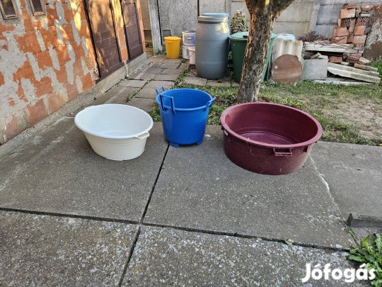 esővízgyüjtő és cefréshordónak való edények eladók