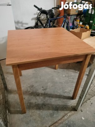 étkezőasztal 80x80