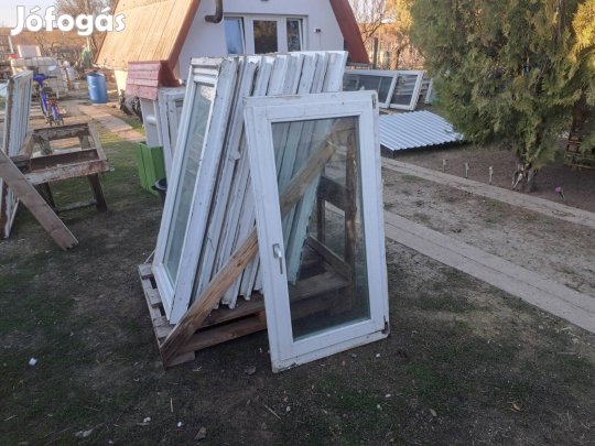 fa ablak tokkal 70x137