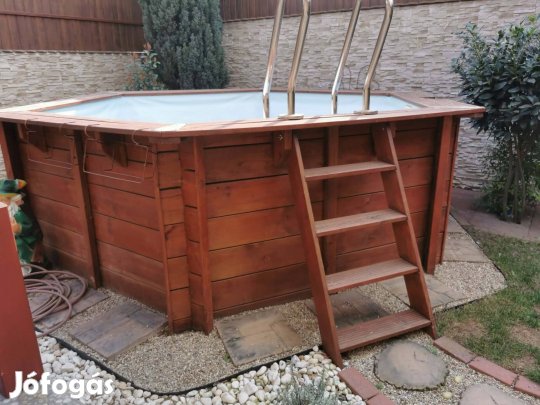 fa medence homokszürő rendszerrel