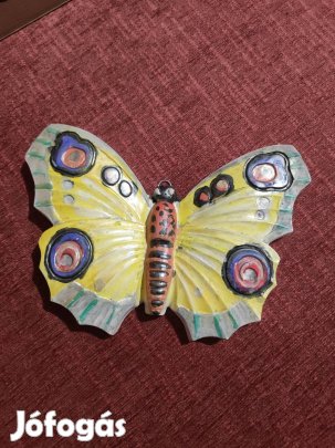 falra akasztható dekoráció pillangó