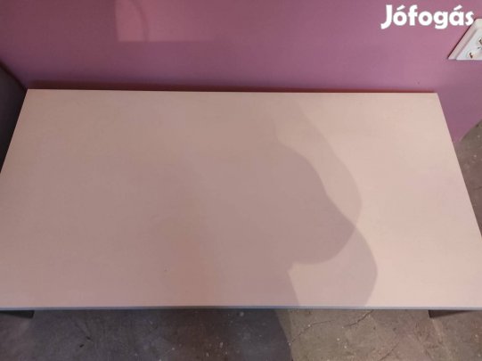 fehér IKEA asztal 