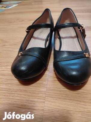 fekete alkalmicipő 36 os méret 