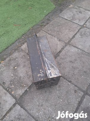 fekete,fém szerszámosláda