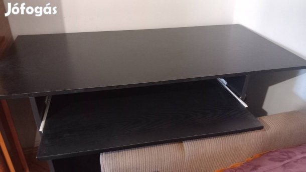 fekete nagy számítógép asztal