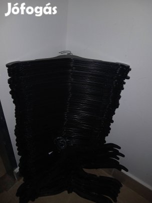 fekete vállfák több száz db