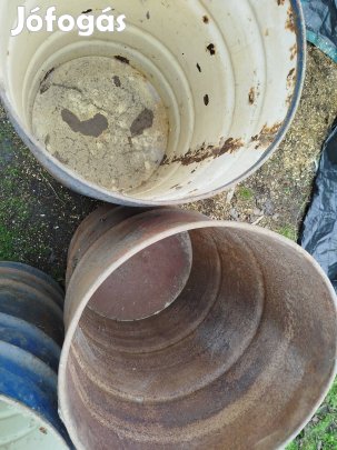 fém hordó eladó!